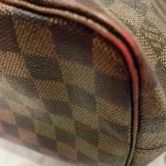 Louis Vuitton Neverfull - Picture 8 of 16